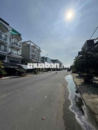 Cần Bán . đất lô Góc . Lô nhì Đ Lê Bôi .P7 Q8 .DT 8x20