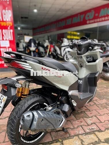 Xe máy Honda Vario 160 màu xám đời 2023