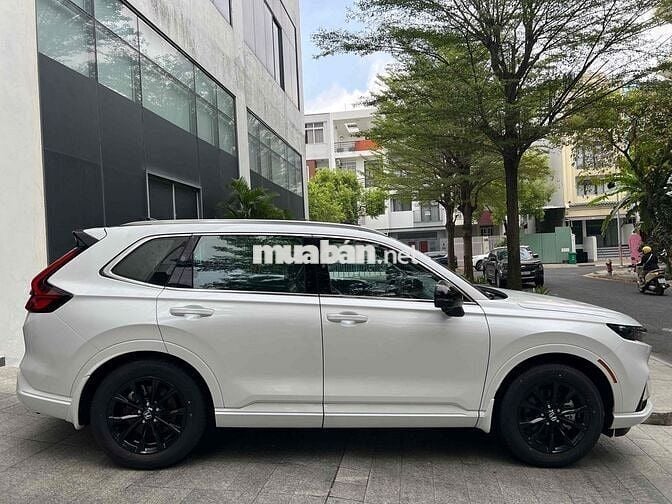 Honda CRV e:HEV RS Trắng, 1 xe cuối cùng của năm
