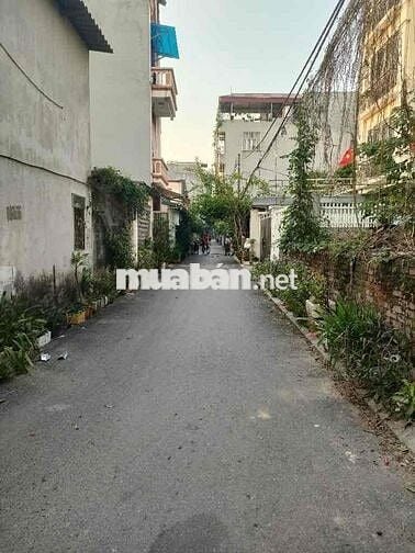 ĐẤT ĐẸP TRUNG TÂM ĐỨC GIANG - DT 42M - GIÁ CHỈ HƠN 6 TỶ