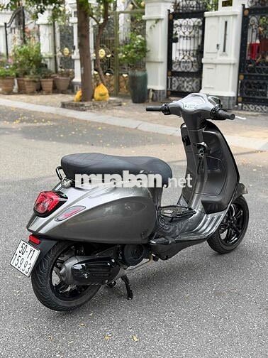 em cần bán xe vespa 125 iget abs nhà đi