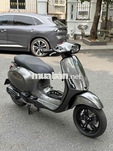 em cần bán xe vespa 125 iget abs nhà đi
