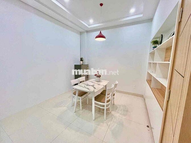 CĂN HỘ BAN CÔNG 1 PHÒNG NGỦ TÁCH BẾP NGAY TRUNG TÂM PHÚ NHUẬN