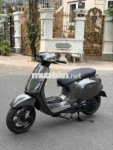 em cần bán xe vespa 125 iget abs nhà đi