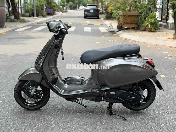 em cần bán xe vespa 125 iget abs nhà đi