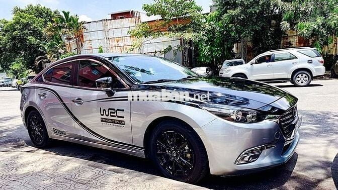 Mazda 3 AT 2017 màu Bạc, 67.000 km