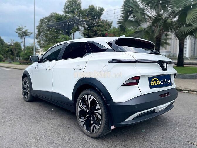VinFast VF6 Plus 2024 - Màu trắng - 5v4km- Mua pin