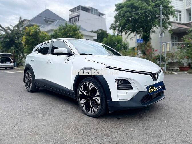 VinFast VF6 Plus 2024 - Màu trắng - 5v4km- Mua pin