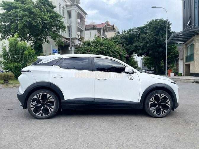 VinFast VF6 Plus 2024 - Màu trắng - 5v4km- Mua pin