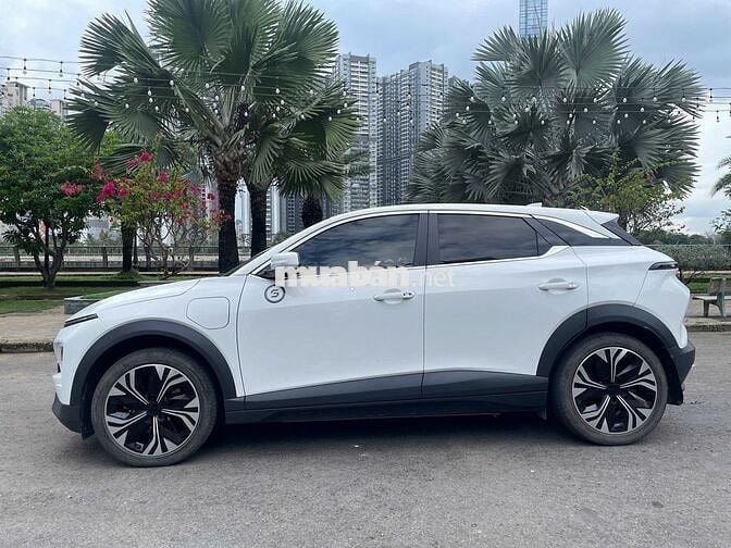 VinFast VF6 Plus 2024 - Màu trắng - 5v4km- Mua pin