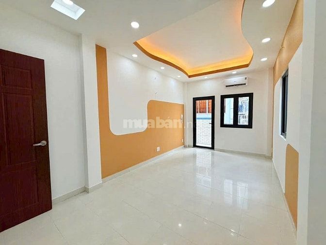 Nhà hẻm XH Trần Hưng Đạo, Quận 1. DT 51m2 - Giá 3 TỶ 550