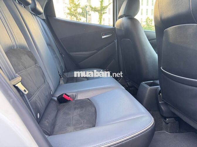 Mazda 2 Luxury 2020 số tự động màu trắng
