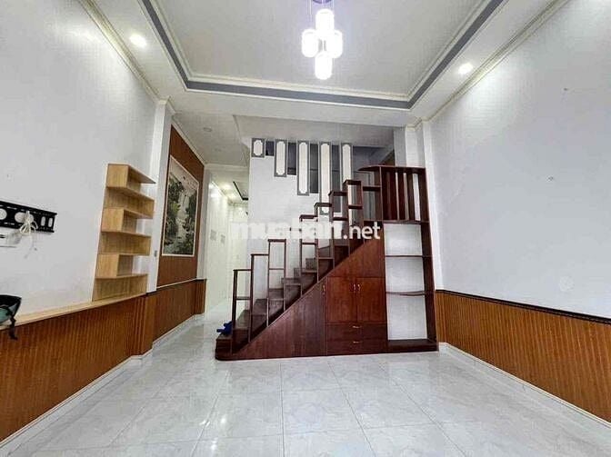 NHÀ MẶT TIỀN KD giá bằng trong hẻm trung tâm p5