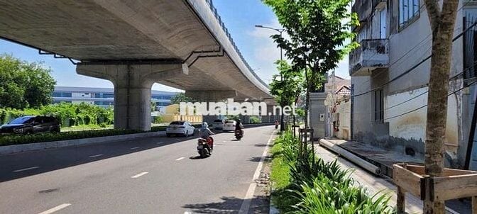 BÁN NHÀ GÓC 2 MẶT TIỀN VỊ TRÍ ĐẮC ĐỊA NGAY NHÀ GA T3