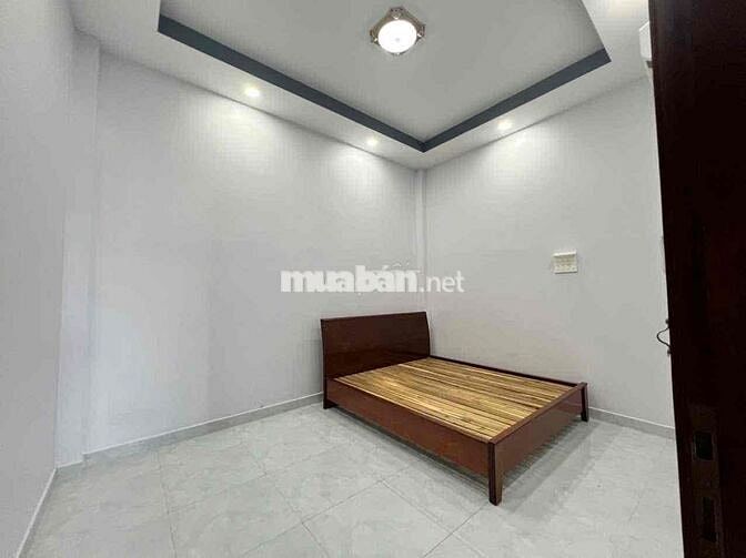 NHÀ MẶT TIỀN KD giá bằng trong hẻm trung tâm p5