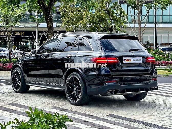 Mercedes Benz GLC250 4MATIC model 2020