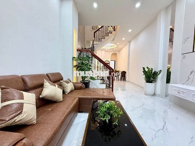Nhà Phường 5 siêu đẹp 4m x 23m5 có 4 phòng ngù, 3wc