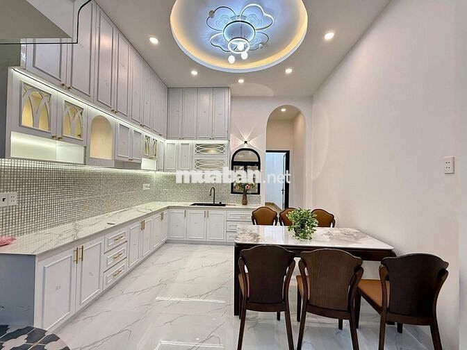 Nhà Phường 5 siêu đẹp 4m x 23m5 có 4 phòng ngù, 3wc