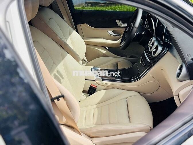 GLC200 4MATIC TRẮNG KEM 53.000KM (CHẤT XE CỰC ĐẸP)
