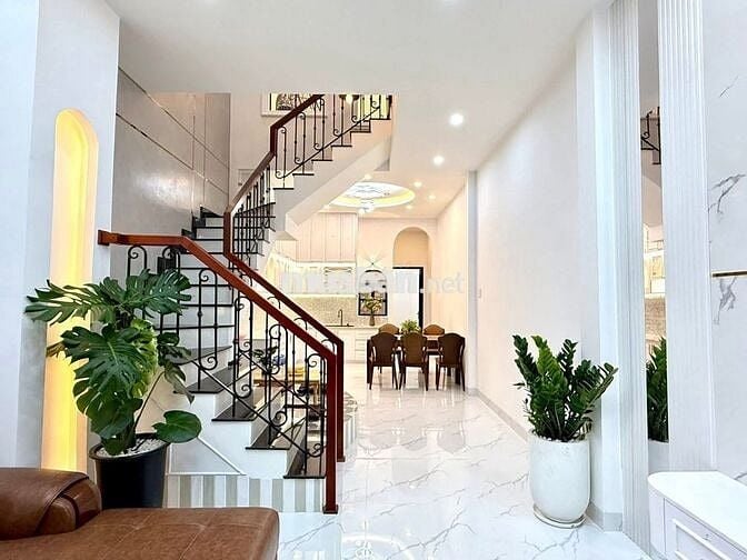 Nhà Phường 5 siêu đẹp 4m x 23m5 có 4 phòng ngù, 3wc