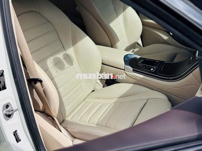 GLC200 4MATIC TRẮNG KEM 53.000KM (CHẤT XE CỰC ĐẸP)