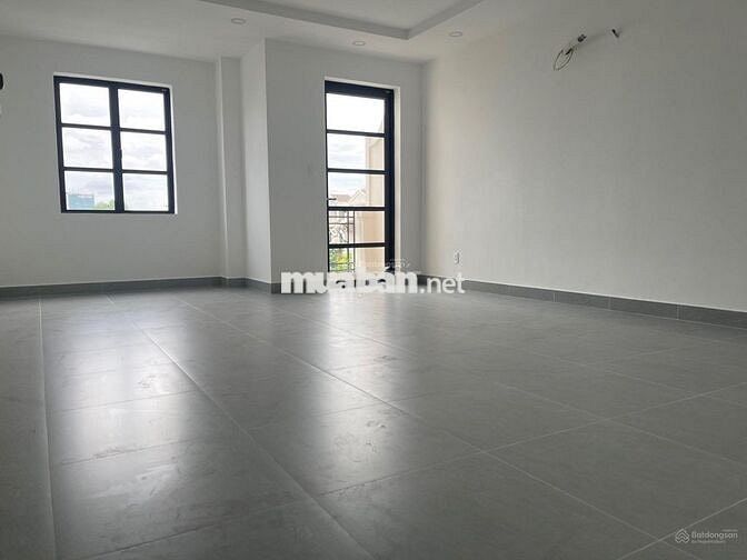 Cho Thuê Nguyên Căn Hẻm 8m Cửu Long. 5x20m. Trệt 3 Lầu, Nhà Mới.