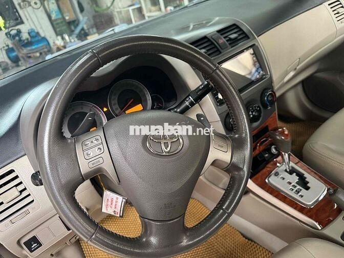 Toyota Corolla Altis 2009 2.0V - 180000 km