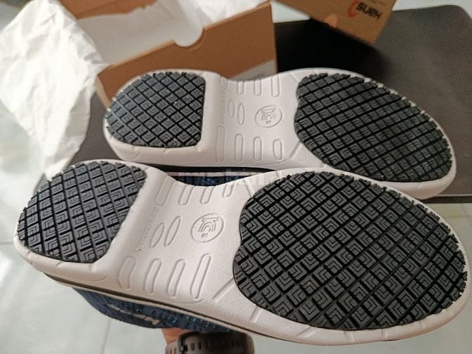 Giày bảo hộ Hans size 40 & 38.