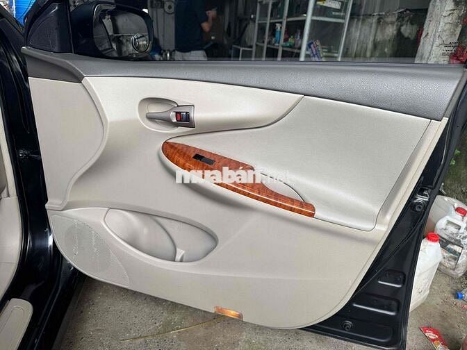 Toyota Corolla Altis 2009 2.0V - 180000 km