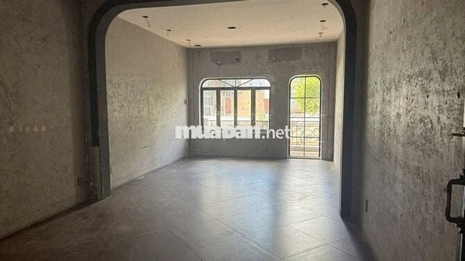 Cho thuê nhà mặt tiền đường Bạch Đằng, dt 4x22 trệt 4 lầu