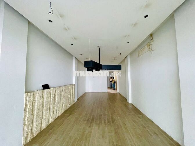 🏢 Cho Thuê Nhà Lê Thánh Tôn – 4x20m, 2 Tầng + Gác, Trung Tâm Q1 💼