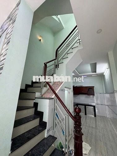 BÁN NHÀ 3 TẦNG, DT 32 M2, HẺM XE HƠI THÔNG, SÁT MẶT TIỀN, 4,45 TỶ TL