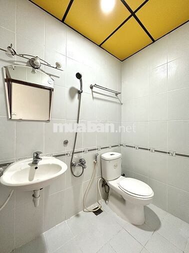 HOT! CĂN HỘ BAN CÔNG FULL NỘI THẤT GẦN SÂN BAY CÓ THANG MÁY - AN NINH