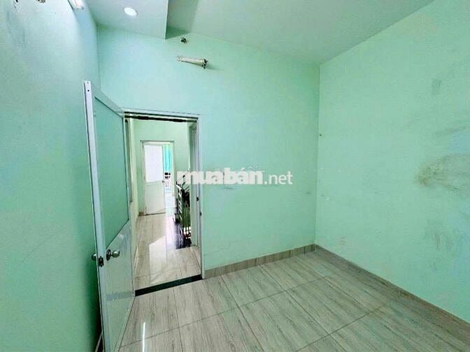 BÁN NHÀ 3 TẦNG, DT 32 M2, HẺM XE HƠI THÔNG, SÁT MẶT TIỀN, 4,45 TỶ TL