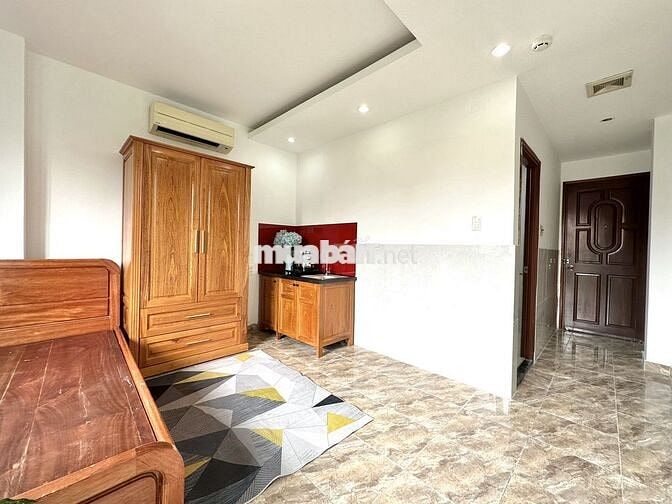 HOT! CĂN HỘ BAN CÔNG FULL NỘI THẤT GẦN SÂN BAY CÓ THANG MÁY - AN NINH