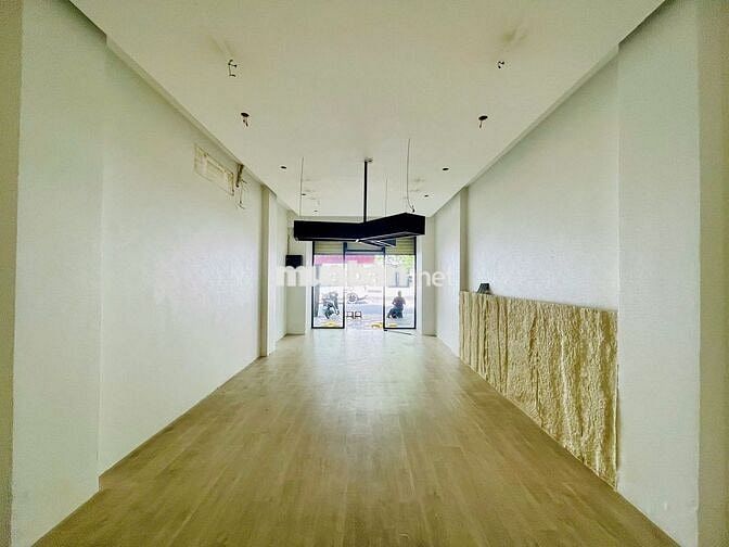 🏢 Cho Thuê Nhà Lê Thánh Tôn – 4x20m, 2 Tầng + Gác, Trung Tâm Q1 💼