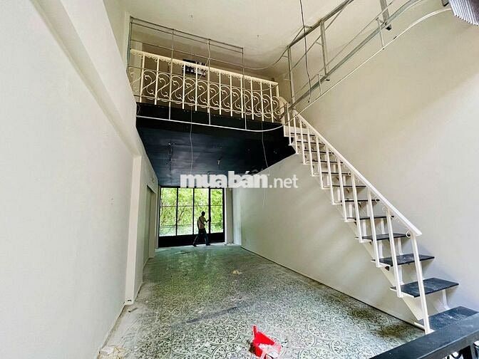 🏢 Cho Thuê Nhà Lê Thánh Tôn – 4x20m, 2 Tầng + Gác, Trung Tâm Q1 💼