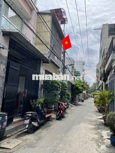 Nhà cách Hương lộ 2 70m, diện tích 70m2, 3 phòng ngủ, 2 wc.