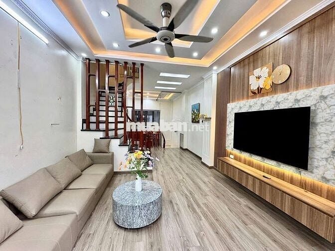 Bán Nhà Lô Góc Minh Khai, Gần Time City 30m x 5 tầng ngõ 3 gác 7,59 tỷ Bán Nhà Lô Góc Minh Khai, Gần Time City 30m x 5 tầng ngõ 3 gác 7,59 tỷ