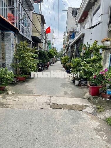 Nhà cách Hương lộ 2 70m, diện tích 70m2, 3 phòng ngủ, 2 wc.