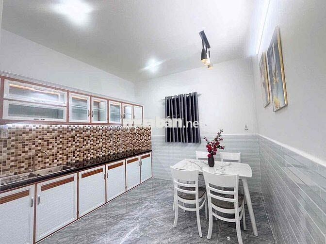 Nhà 1 Lầu 4 x 10m Ngay Tân Kim. Full Nội Thất. Sổ Hồng Sẵn Giá Rẻ