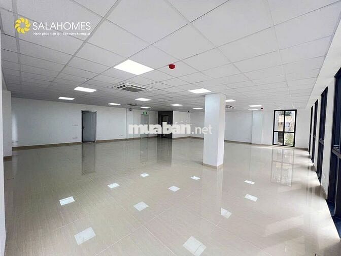 31-33 Võng Thị, tòa văn phòng 200m2.