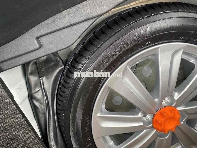 Toyota Yaris 2014  tu dong