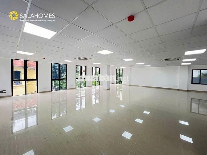31-33 Võng Thị, tòa văn phòng 200m2.
