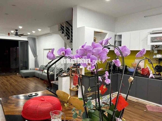 Cho thuê nhà gần khu FPT Hoà Hải NHS 3pn