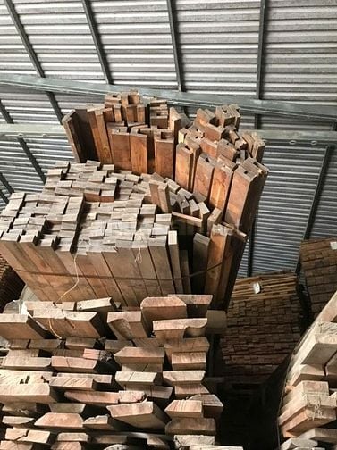 CẦN THANH LÝ GỖ TEAK VÀ GỖ BEECH NHẬP NHẨU