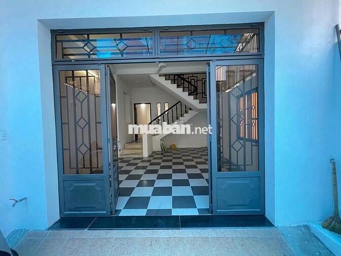 Cho thuê nhà mặt tiền đường Tân Sơn Nhì, dt 4x27 trệt 3 lầu