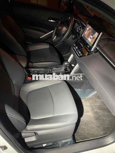 Toyota Corolla Cross 2024 1.8HV - 110000 km