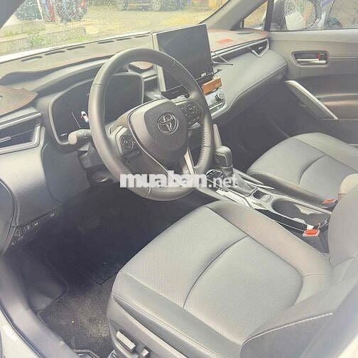 Toyota Corolla Cross 2024 1.8HV - 110000 km