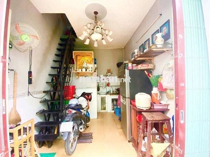 Bán Nhà: 1 Trệt +1 Lửng +1 Lầu .Sổ Hồng Riêng